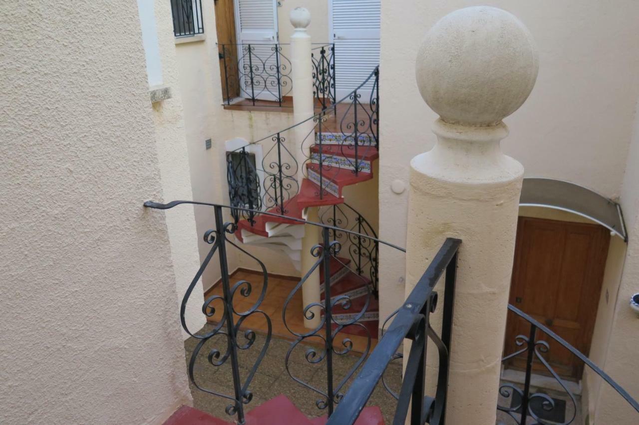 Apartamento Estrella Del Mar Les Deveses Exterior foto