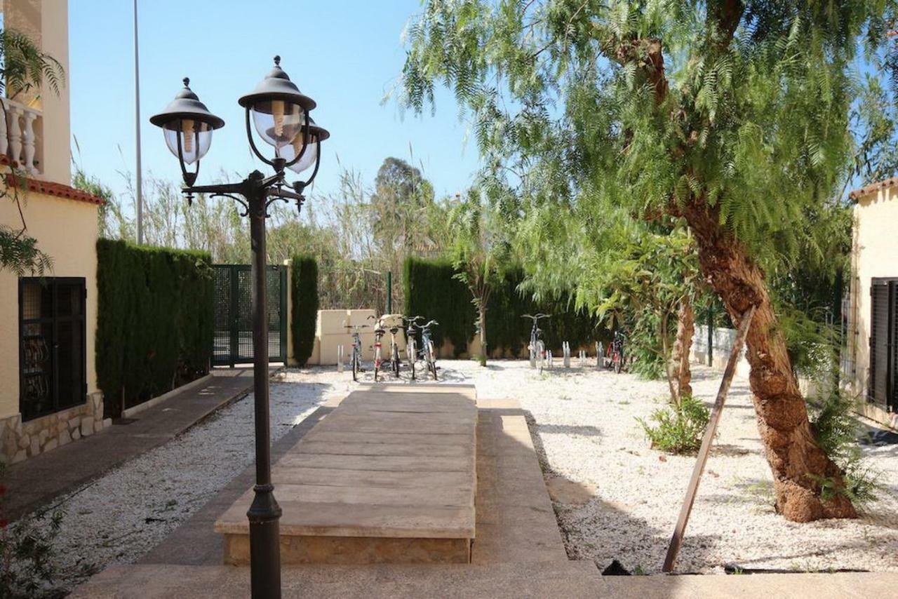 Apartamento Estrella Del Mar Les Deveses Exterior foto